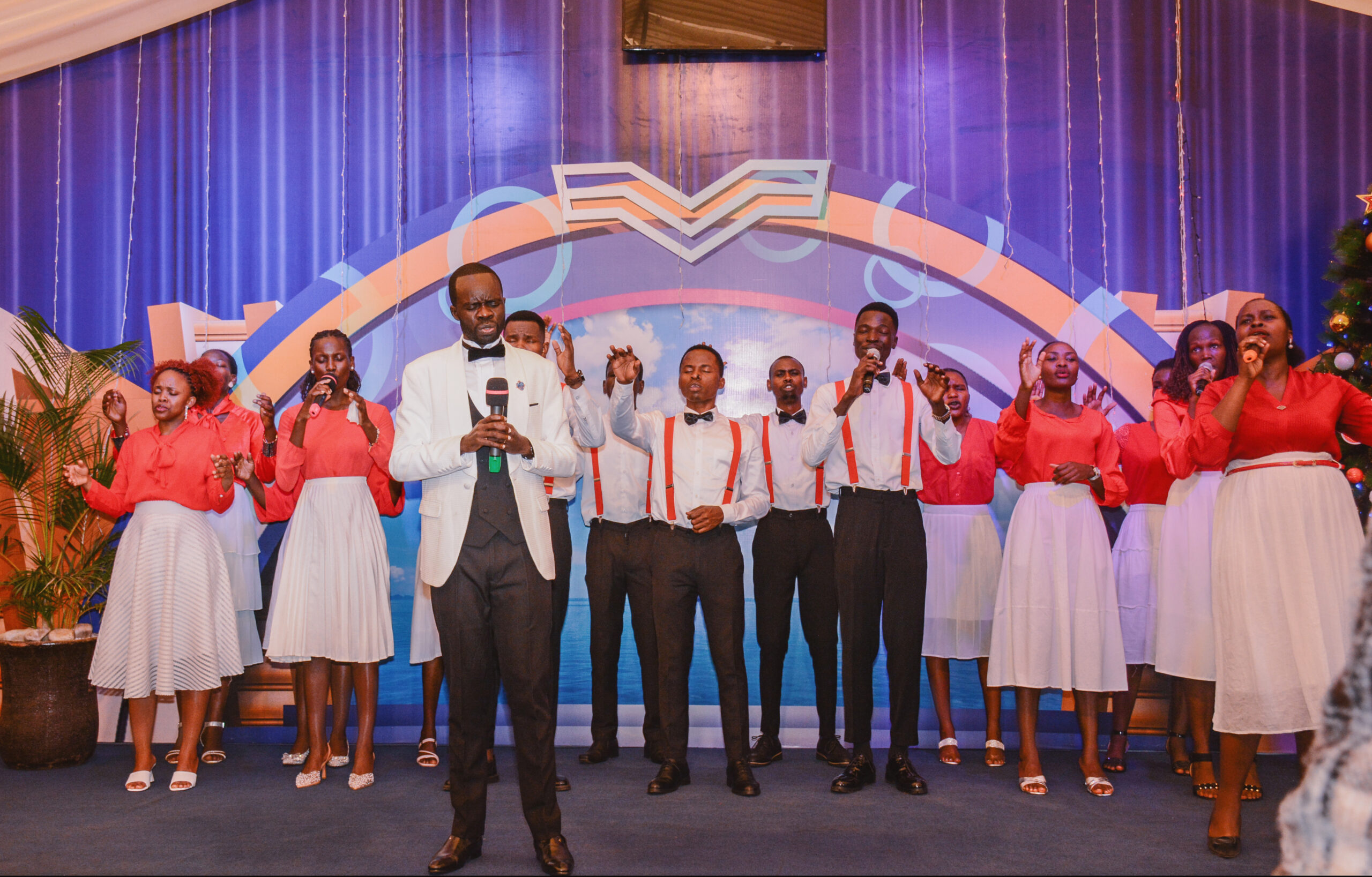 THE HOLY SPIRIT SHOWS YOU THINGS TO COME